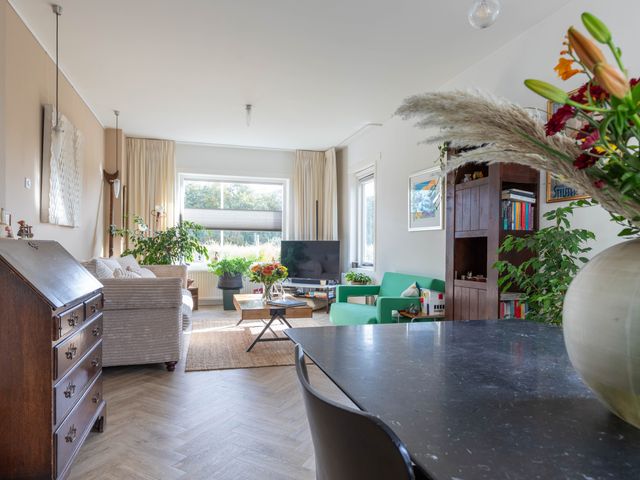 Noordeinde 64, Leimuiden