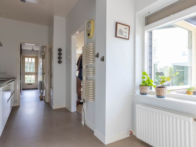 Noordeinde 64, Leimuiden