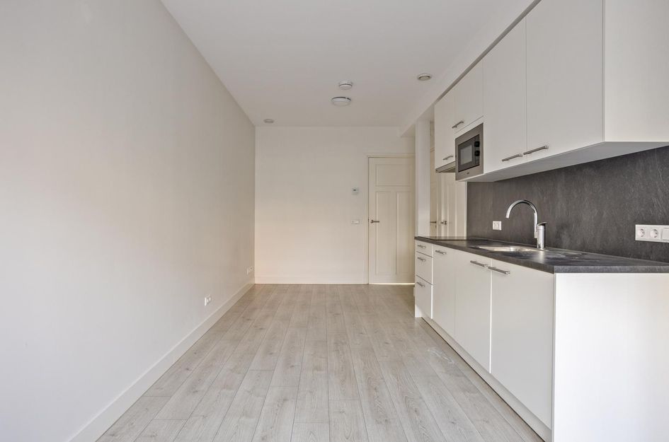 de Ruyterstraat 8A
