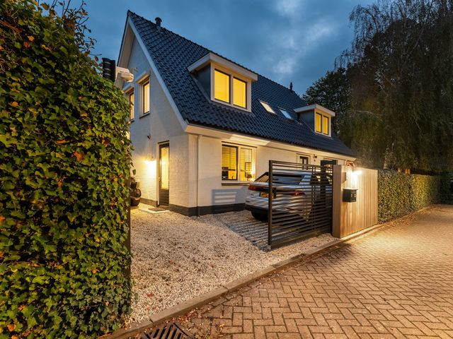 W.B. van der Veldenstraat 6, Alblasserdam