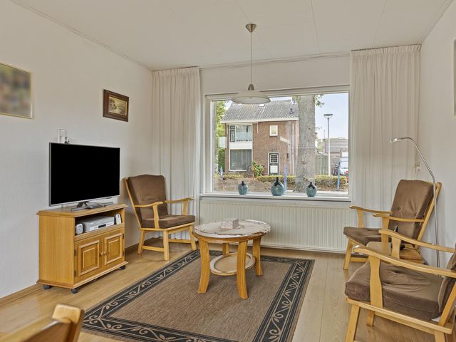 Vijverstraat 4, Halsteren