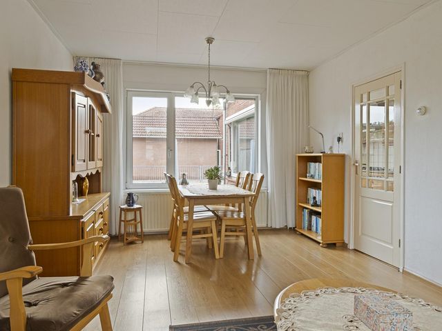 Vijverstraat 4, Halsteren