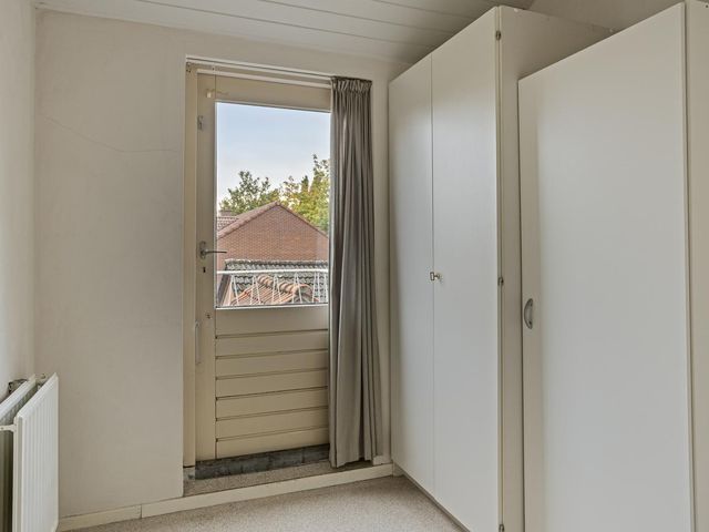Vijverstraat 4, Halsteren