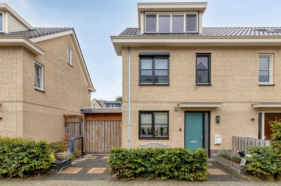 Dokter Fokkensstraat 8