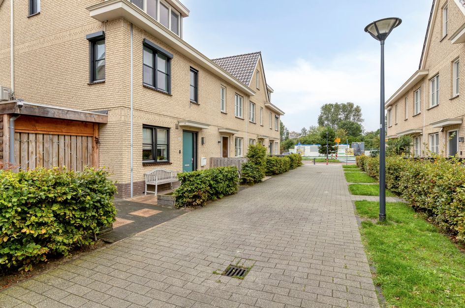 Dokter Fokkensstraat 8