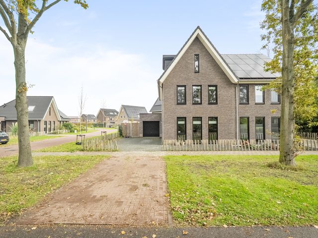 Eikenhout 14, Julianadorp