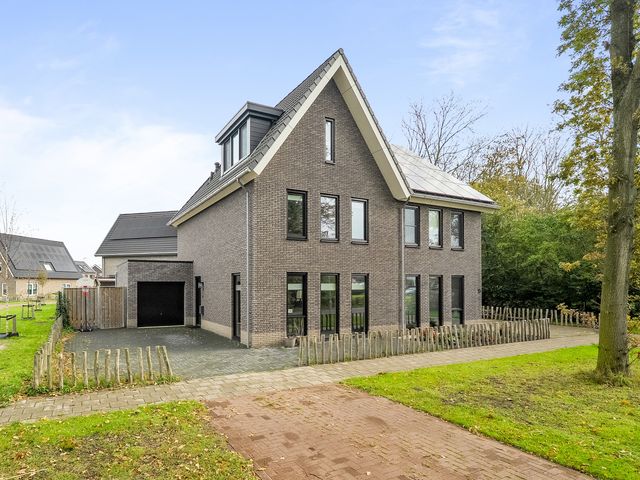 Eikenhout 14, Julianadorp