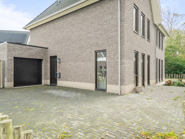 Eikenhout 14, Julianadorp