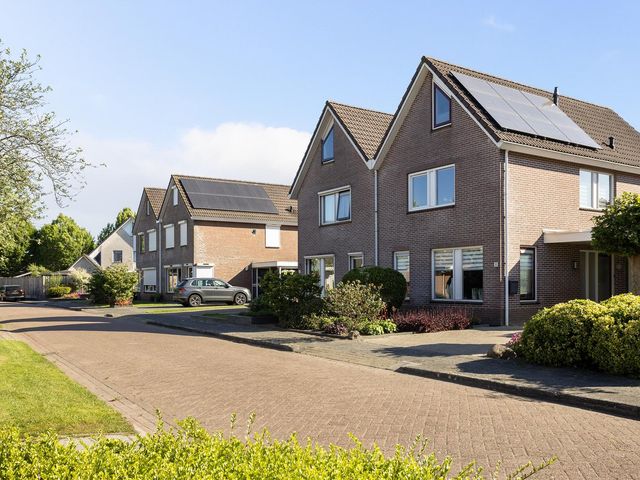 Italiëlaan 8, Schoonebeek
