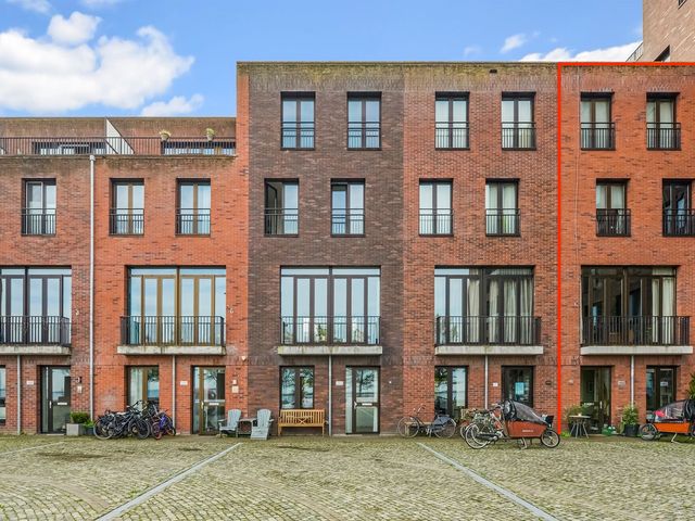 Bert Haanstrakade 142A, Amsterdam