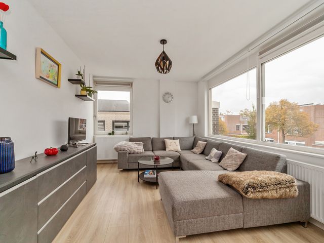 Uiverlaan 14E, Maassluis