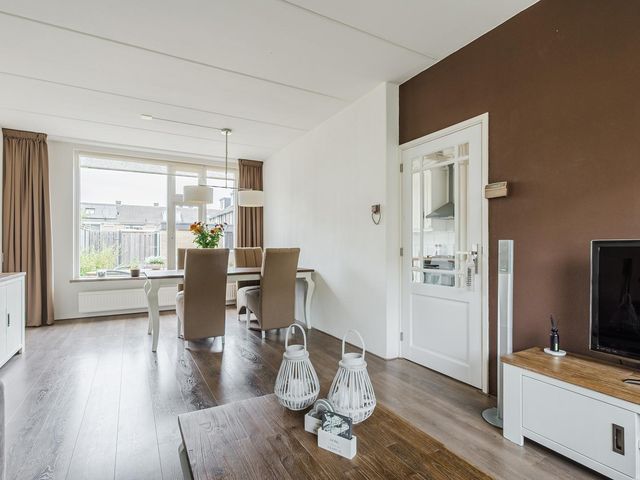 Grebbestraat 15, Oud-Beijerland