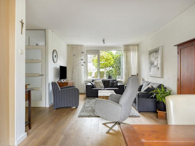 Elisadonk 263, Roosendaal