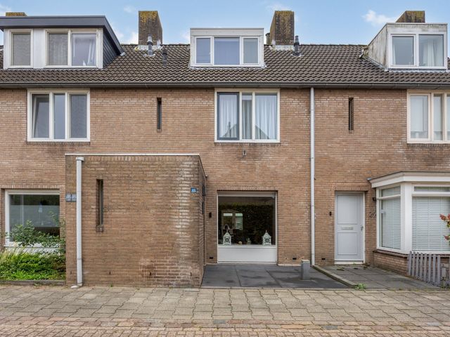 Margriet 27, Udenhout