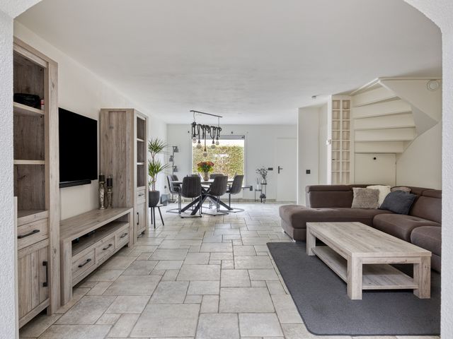 Margriet 27, Udenhout