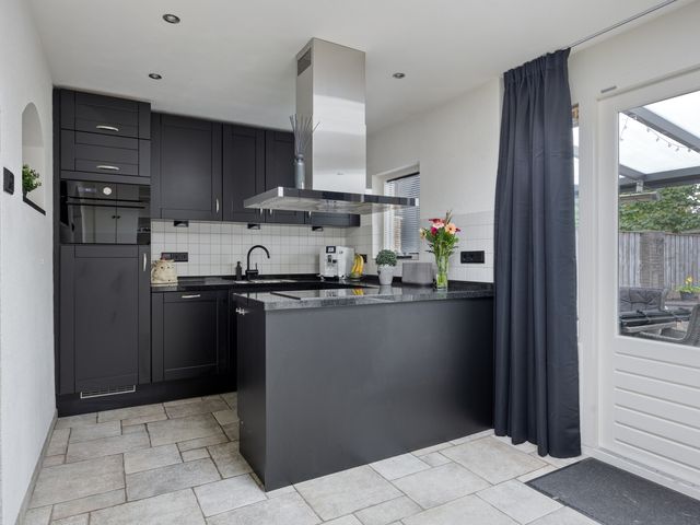 Margriet 27, Udenhout