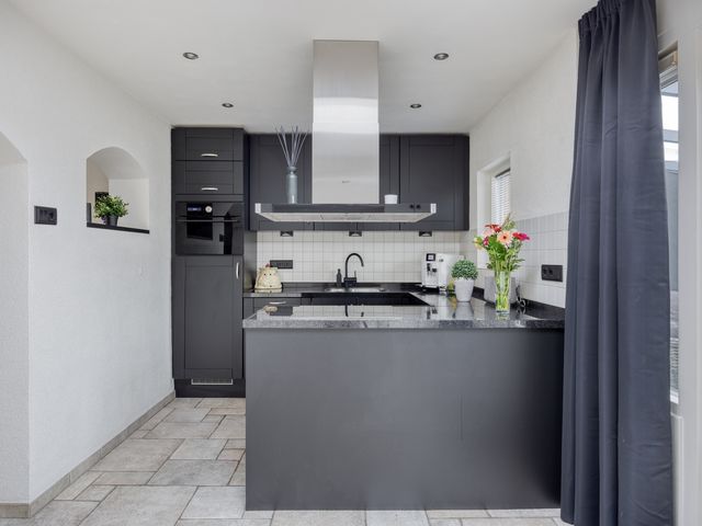 Margriet 27, Udenhout
