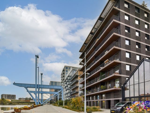 VOC-kade 92, Amsterdam