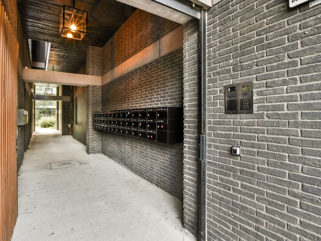 VOC-kade 92, Amsterdam