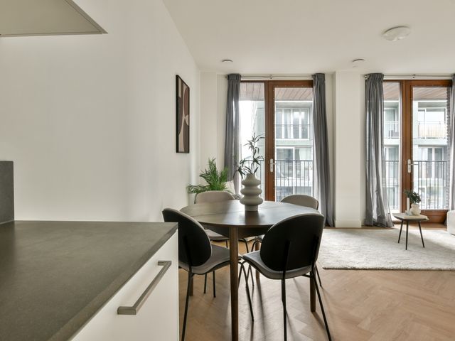 VOC-kade 92, Amsterdam