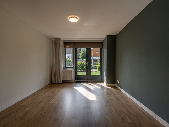 Van Ravesteyndreef 63, Barendrecht