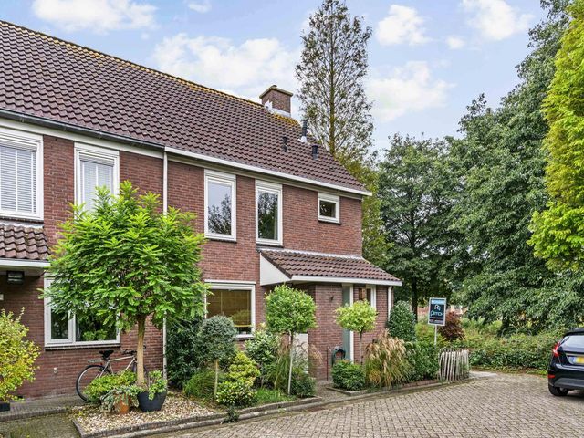 Foeliehof 24, Voorhout