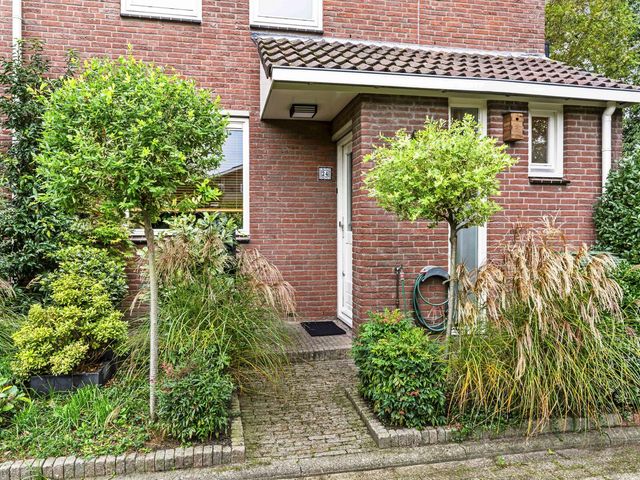 Foeliehof 24, Voorhout