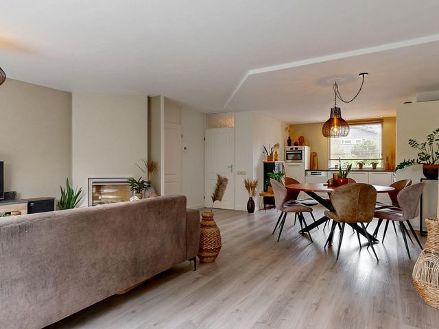Foeliehof 24, Voorhout