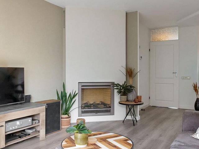 Foeliehof 24, Voorhout