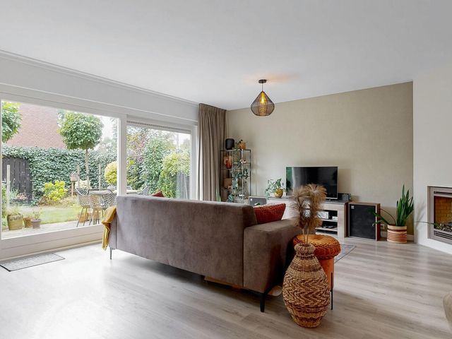 Foeliehof 24, Voorhout