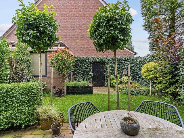 Foeliehof 24, Voorhout