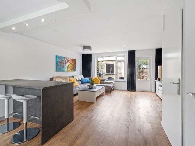 Doorzwin 4140, Julianadorp