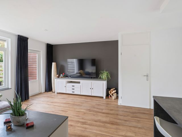 Doorzwin 4140, Julianadorp