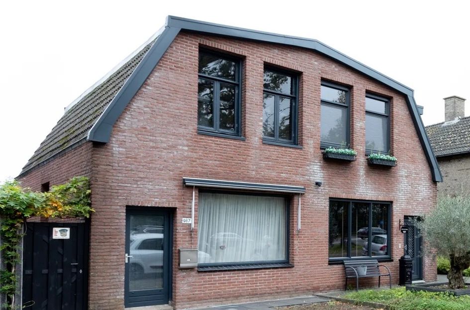 Gronausestraat 987