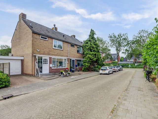 Magnoliastraat 28, Puttershoek