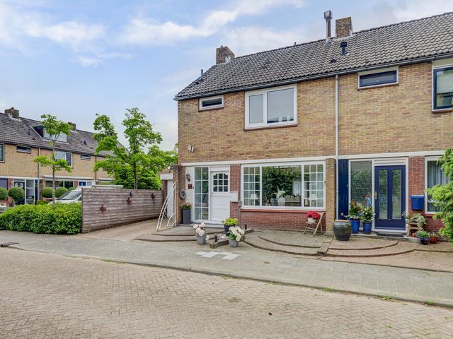 Magnoliastraat 28, Puttershoek
