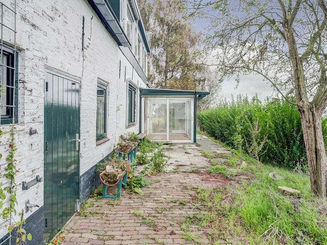 Noord Kavelsedijk 4, Strijen