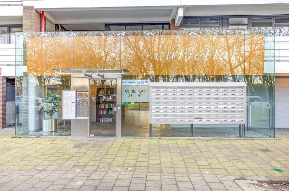 Curieplaats 25