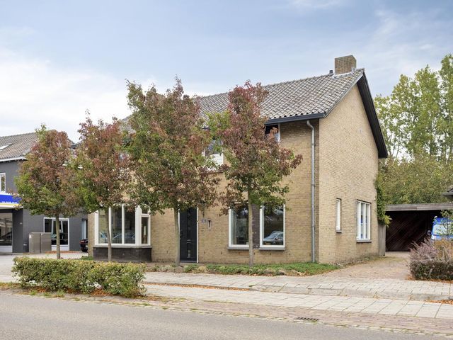 't Dorp 144, Heesch