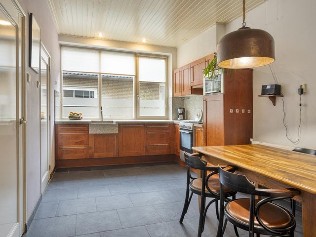 't Dorp 144, Heesch