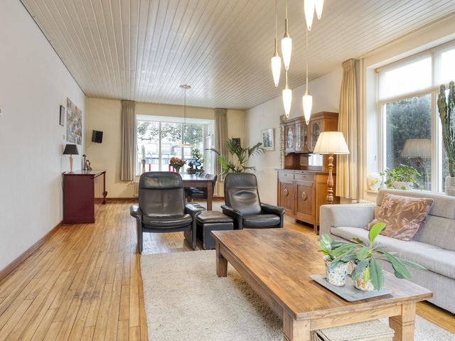 't Dorp 144, Heesch