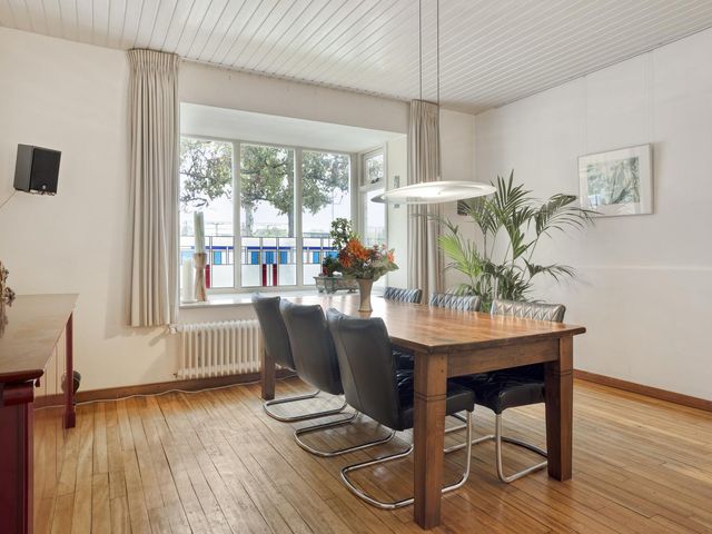 't Dorp 144, Heesch