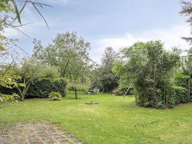 't Dorp 144, Heesch