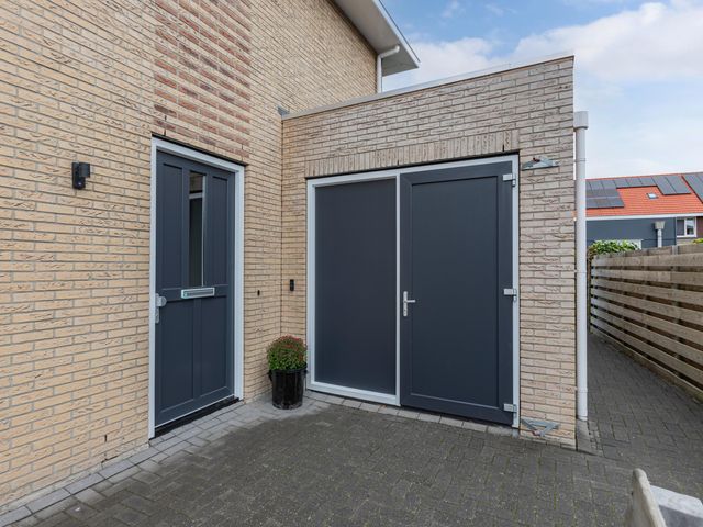 Elzehôf 2, Lemmer