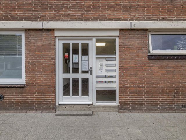 Dahliastraat 5, Rozenburg