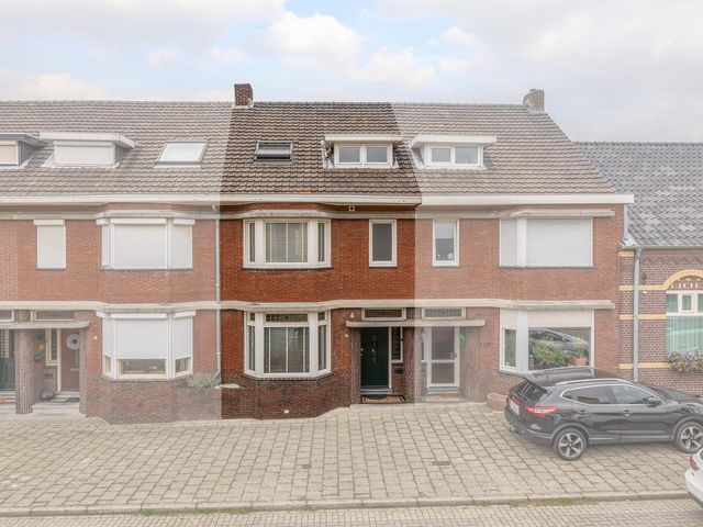 Muntstraat 127, Tegelen