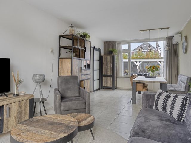 Meester Pontenstraat 15, Leuth