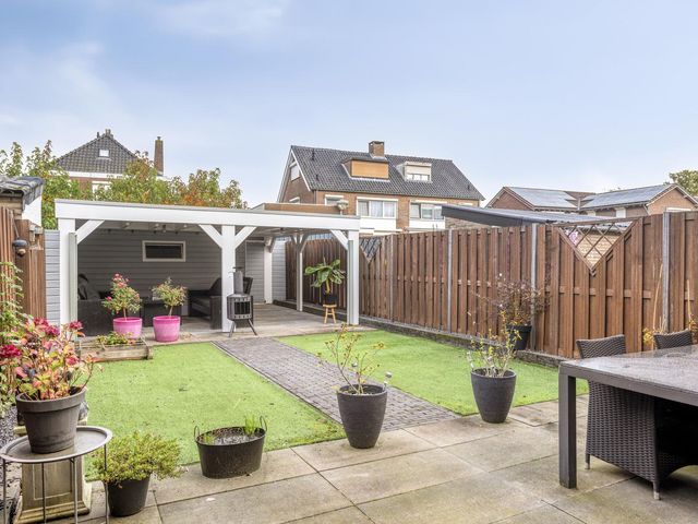 Meester Pontenstraat 15, Leuth