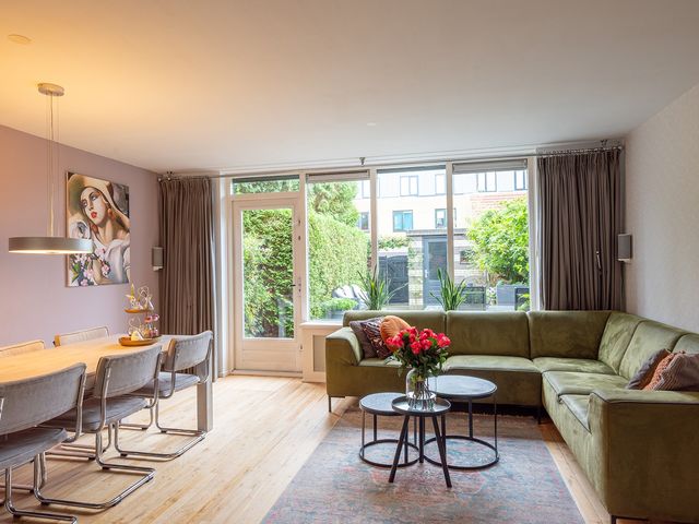 Pauwenburg 7, Hoofddorp