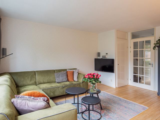 Pauwenburg 7, Hoofddorp